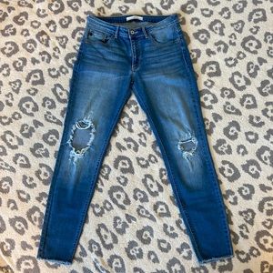 KanCan size 9(28) mid rise skinny jean